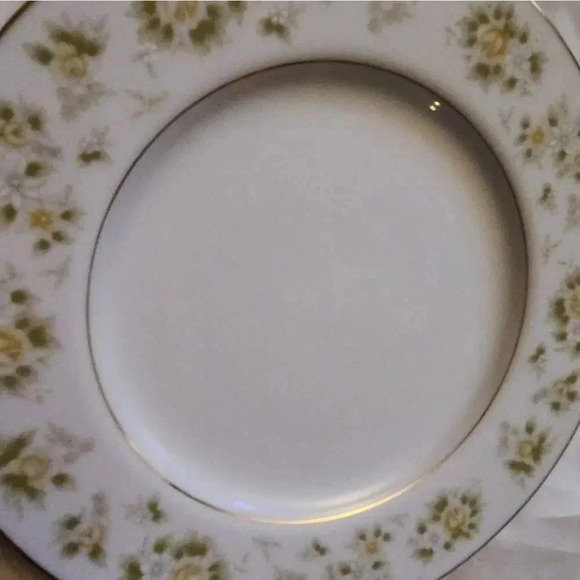 A set of‎ 5 salad/dessert plates - Picture 11 of 14